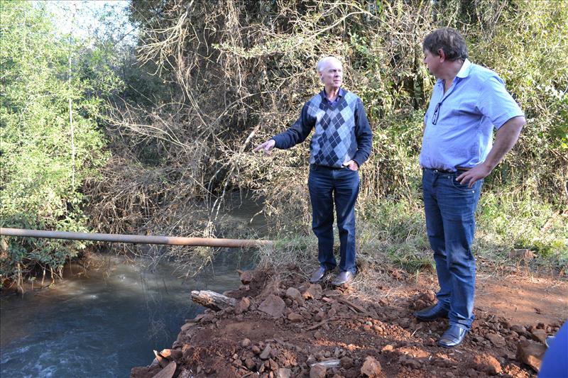 Obras realiza melhorias em vários pontos da cidade
